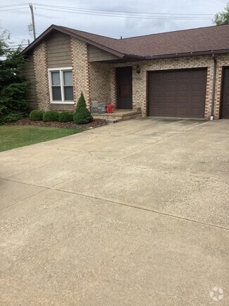 Building Photo - 3702 Perry Dr NW