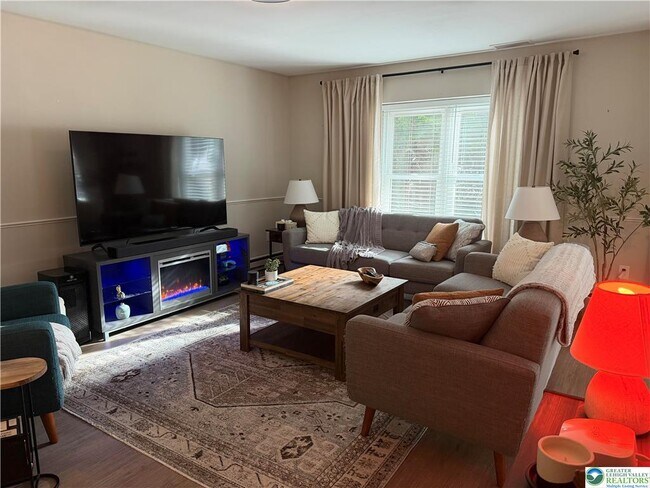 Foto del edificio - 793 Briarstone Rd