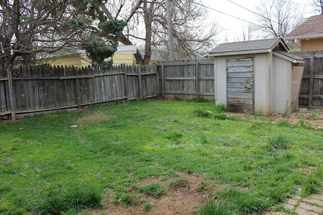 Building Photo - 540 Irish Dr