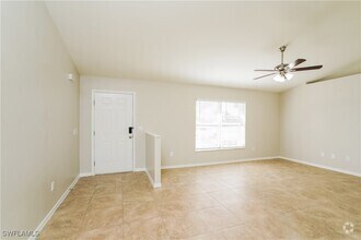 Building Photo - 820 SW 11th Ct