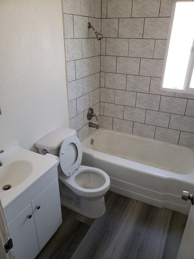 Foto del edificio - 526 Robalo St