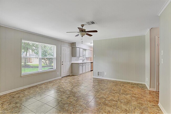 Building Photo - 5815 Nina Lee Ln