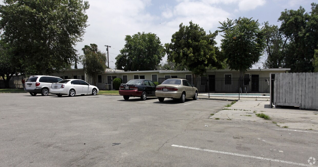 Foto del edificio - Lenore Apartments