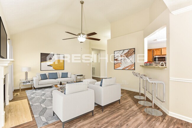 Building Photo - 2553 Edinburgh St