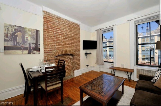 Foto del edificio - 1 br, 1 bath  - 100 W 83rd St