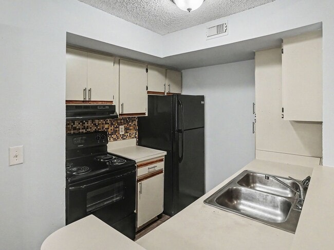 Photo - 437 Fountainhead Cir #280 Apartments