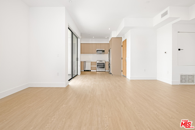 Building Photo - 8555 Colgate Ave