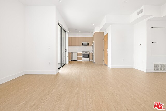 Building Photo - 8555 Colgate Ave