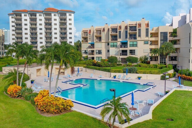 Building Photo - 364 Golfview 307 Rd