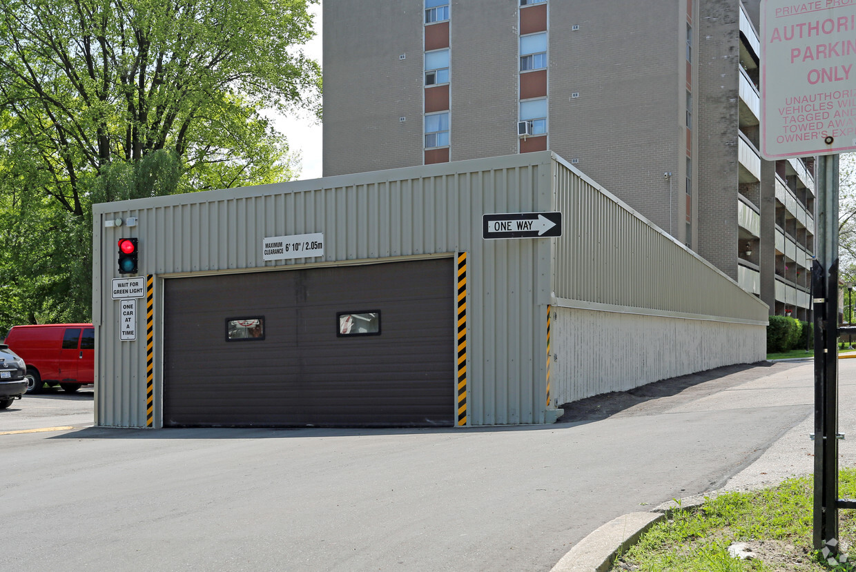 Building Photo - Lakeshore Towers