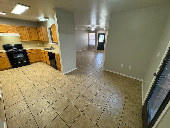 Building Photo - 534 N Brentwood Ave