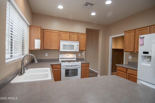 Foto del edificio - 25213 N 40th Ln