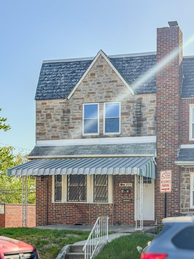 Building Photo - 922 Calwell Rd