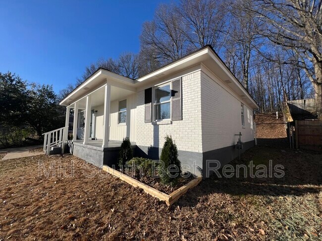 Building Photo - 4025 Mossville St