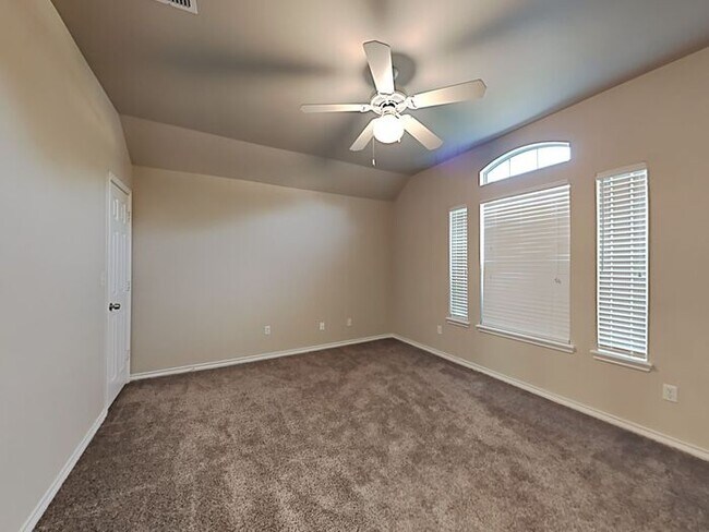 Building Photo - *No Applications Fee