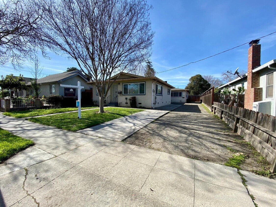 Primary Photo - 909 North 4th Street, Unit 911