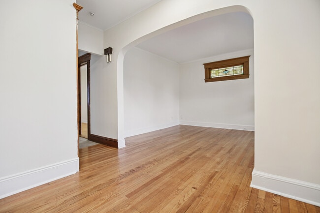 Building Photo - 166 Franklin Ave