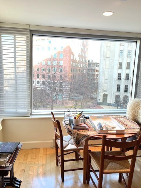 Foto del edificio - 10 Bowdoin St