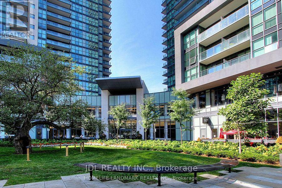Photo principale - 5168-5168 Yonge St