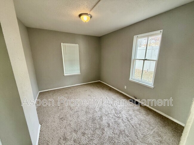 Building Photo - 508 S 8th St