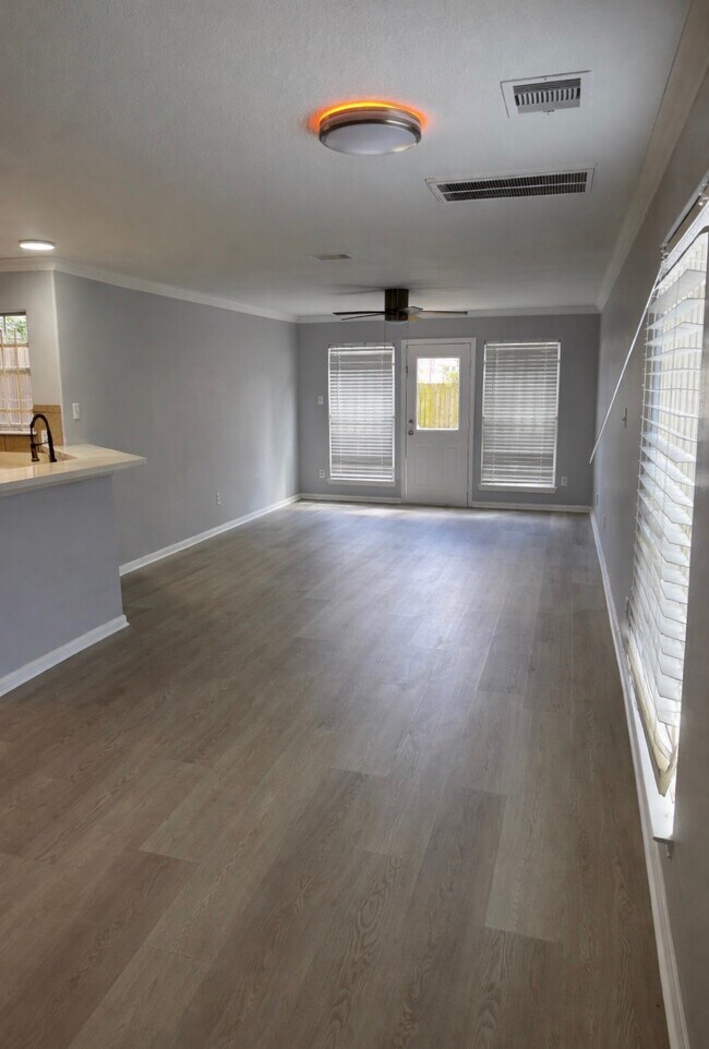 Foto del edificio - 4640 Knoxville St