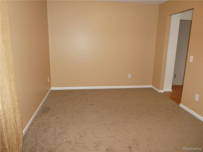 Building Photo - 9032 Solitude Ln