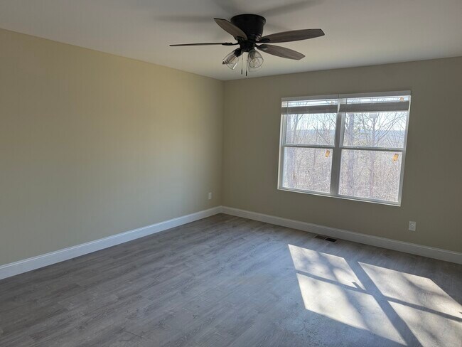 Foto del edificio - 280 Grand Oak Ln