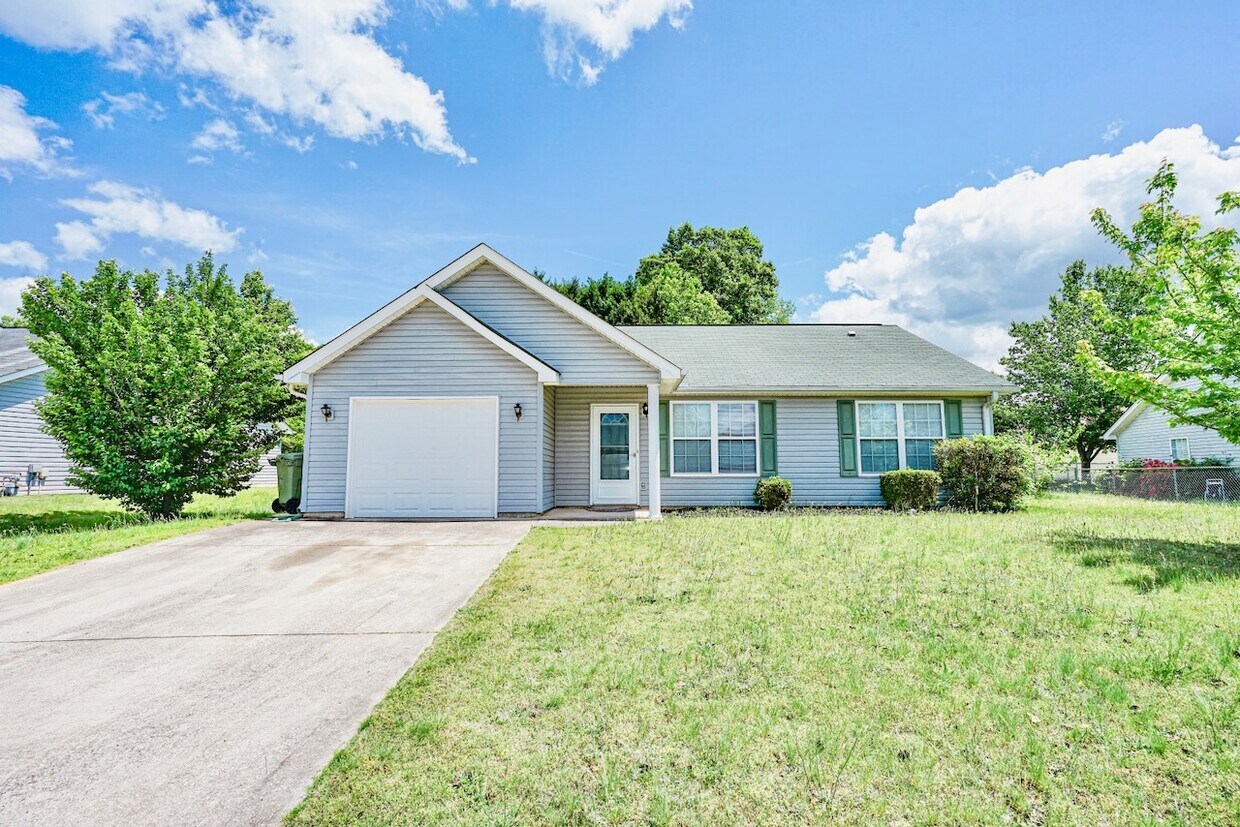 1603 Morning Meadow Dr, Fountain Inn, SC 29644 House Rental in