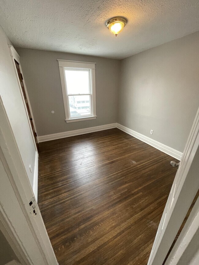 Building Photo - 179 Santee St
