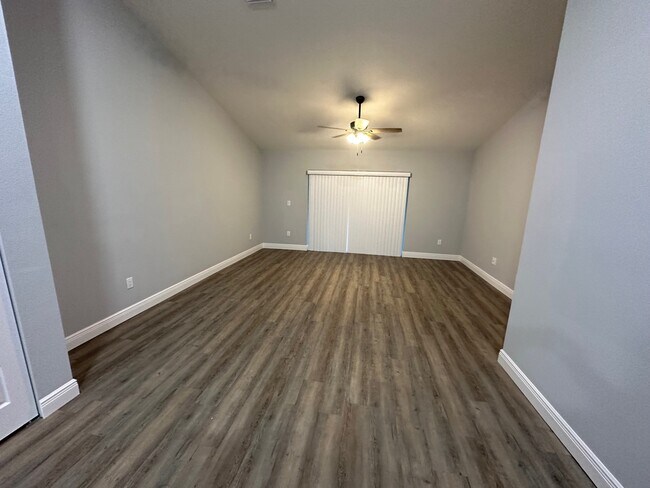 Living room - 9177 N Travis Dr