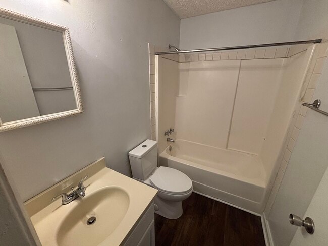 Building Photo - 3365 Hartston Dr