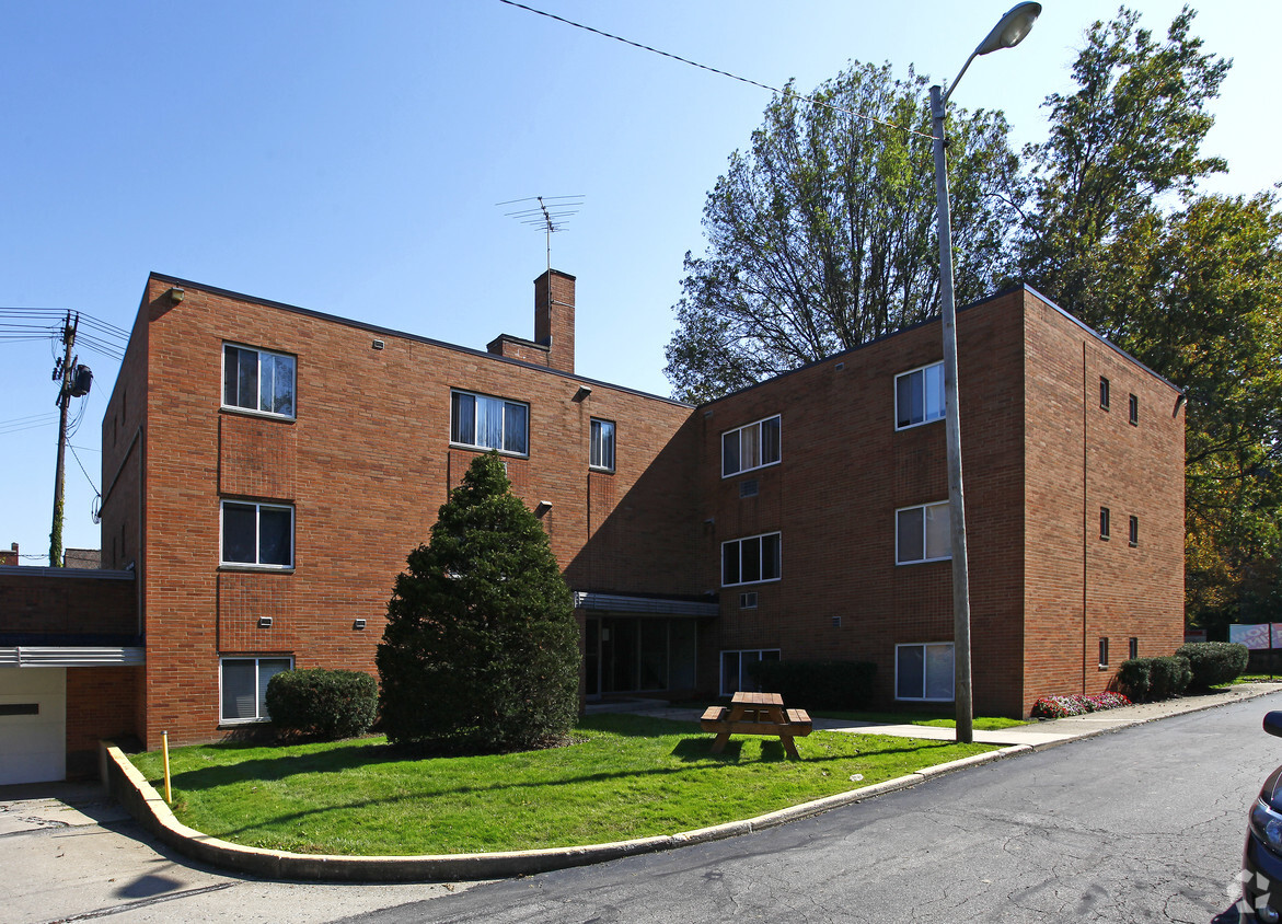 Shady Cove Apartments - Lakewood, OH | Apartments.com