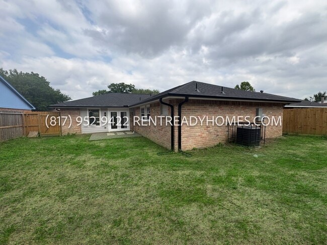 Foto del edificio - 7810 Birchbark Dr