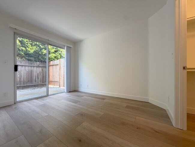 Foto del edificio - Alhambra Dr