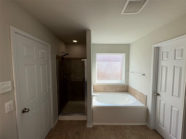 Building Photo - 18326 W Hardy Rd