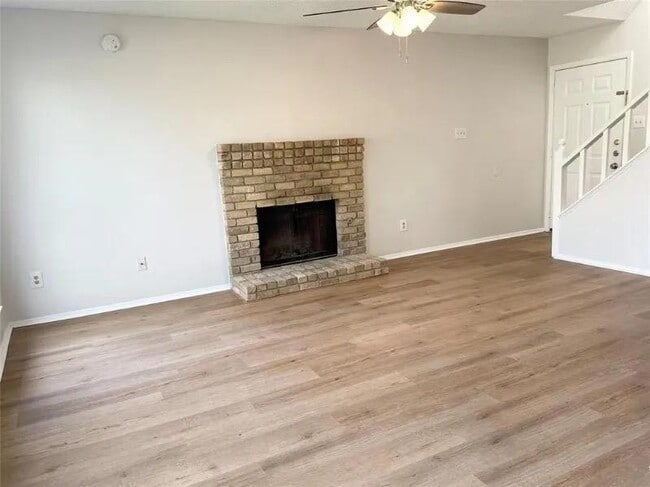 Building Photo - 12136 Thompkins Dr