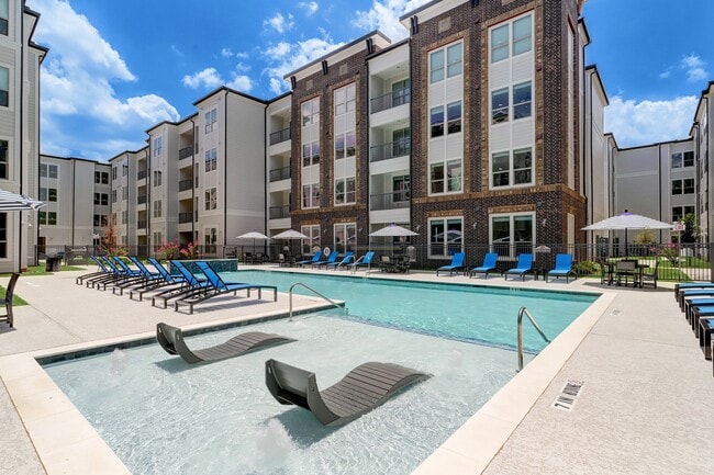 Building Photo - Dakota at Shepherd Building Photo - Dakota at Shepherd