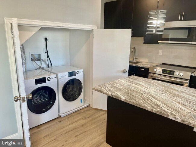 Foto del edificio - 1701 Point Breeze Ave