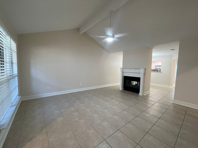 Building Photo - Fully remodeled 3 bedroom duplex for rent in Euless!
