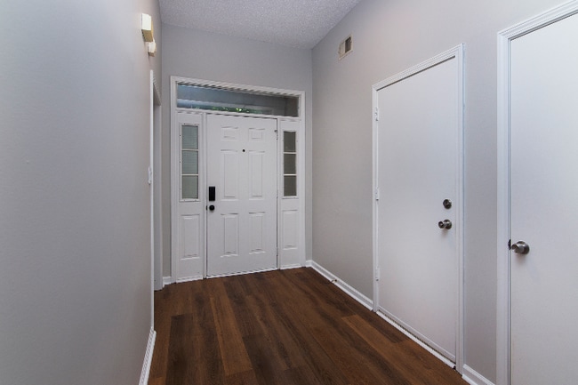 Foto del edificio - 10430 Brawley Ln