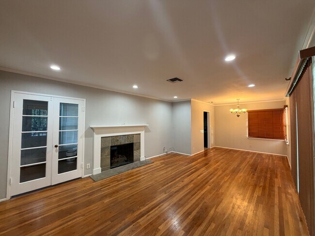 Foto del edificio - 2404 Wetherhead Dr