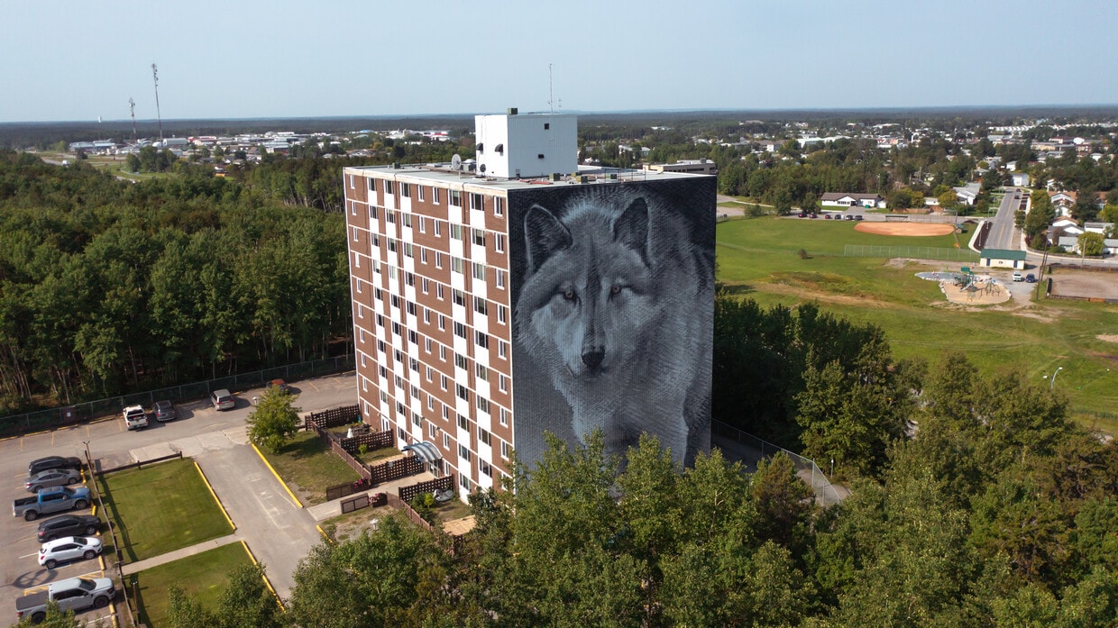 Primary Photo - Highland Tower