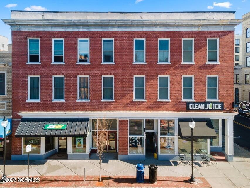 Primary Photo - 304 N Front St