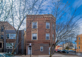 Building Photo - 1358 N Artesian Ave