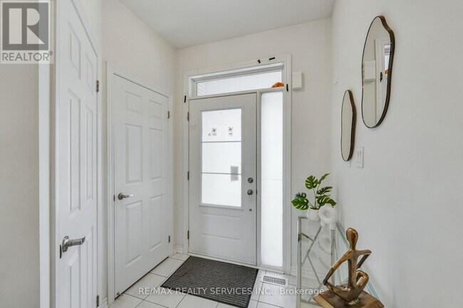 Photo du bâtiment - 49 Bayardo Dr