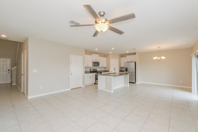 Building Photo - 5117 White Chicory Dr