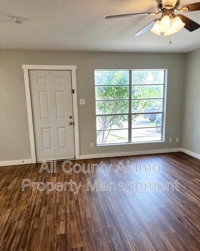 Foto del edificio - 429 Zachry Dr