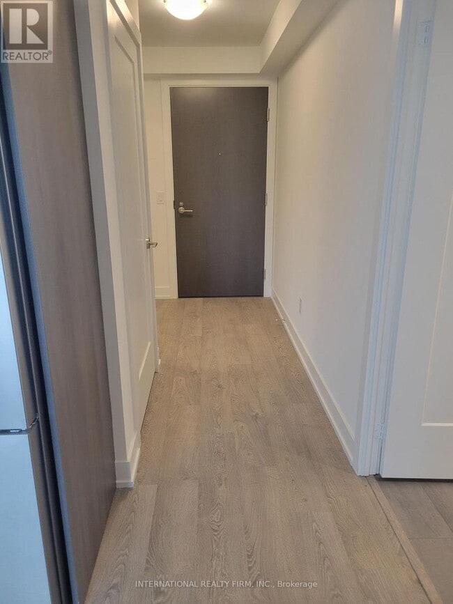 Photo du bâtiment - 5 Mabelle Ave