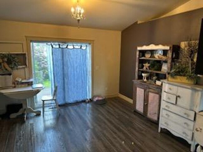 Building Photo - 780 Serenity Ln