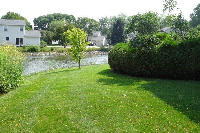 Foto del edificio - 945 Fieldstone Ct